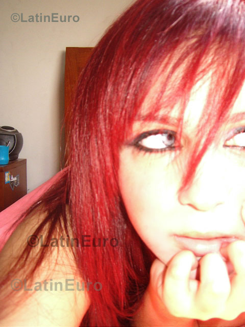 Date this attractive Brazil girl Aline from Belo Horoizonte B700