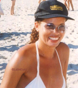 Date this pretty Brazil girl Tania from LONDRINA B7039