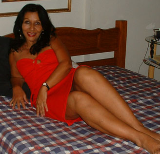 Date this foxy Brazil girl Vania from SALVADOR B7254