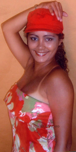 Date this nice looking Brazil girl Alessandra from RECIFE B7447