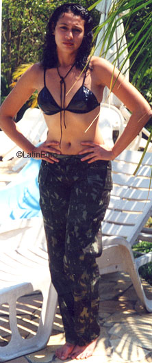 Date this fun Brazil girl Paula from PINDAMONHANGABA B7453