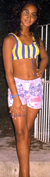 Date this hot Brazil girl Nijany from RECIFE B7488