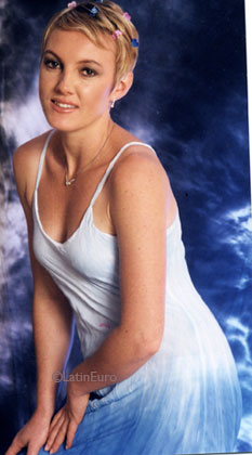 Date this attractive Brazil girl Giovana from ERECHIM B7732