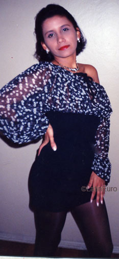 Date this delightful Brazil girl Elilia from CAXIAS DO SUL B7750