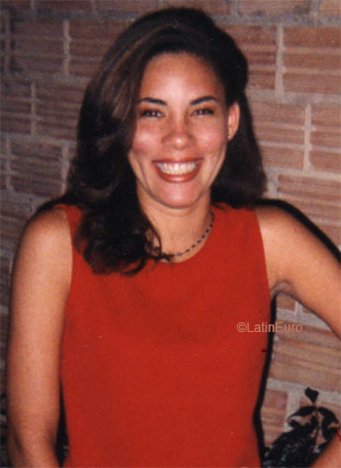 Date this attractive Brazil girl Adriana from MACEIO B7808