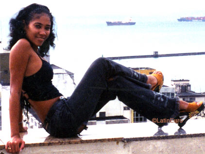 Date this lovely Brazil girl Fabiola from SALVADOR B7956
