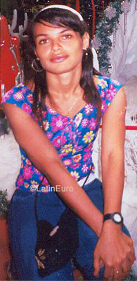 Date this stunning Brazil girl Viviane from SALVADOR B8040