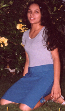 Date this hard body Brazil girl Daniela from BARRO B8093