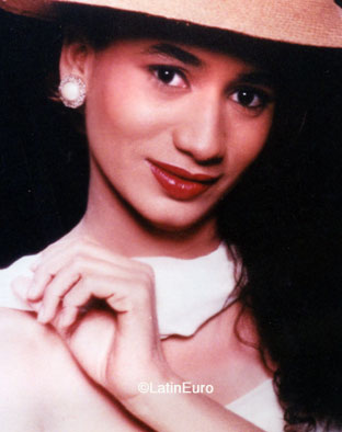 Date this young Brazil girl Juliana from MONTES CLAROS B8196