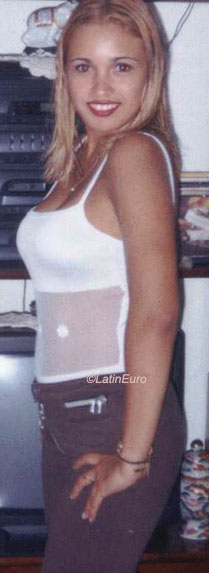 Date this athletic Brazil girl Emely from MANAUS B8324