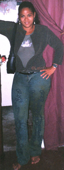 Date this georgeous Brazil girl Luciane from SALVADOR B8401