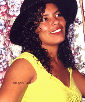 Date this georgeous Brazil girl Maria from PETROLINA B8441