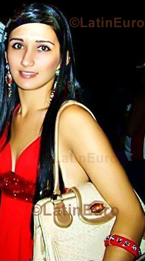 Date this delightful Brazil girl Mayara from Belo Horizonte B850