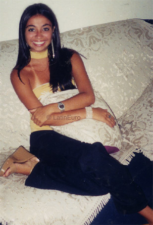 Date this charming Brazil girl Lili from MARESIAS B3395