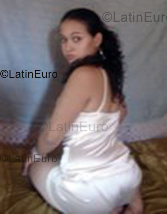 Date this young Brazil girl Natalia from Domingos Mourao B884