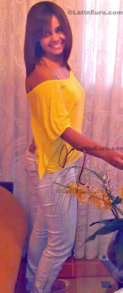 Date this sultry Brazil girl Keny- from  B90