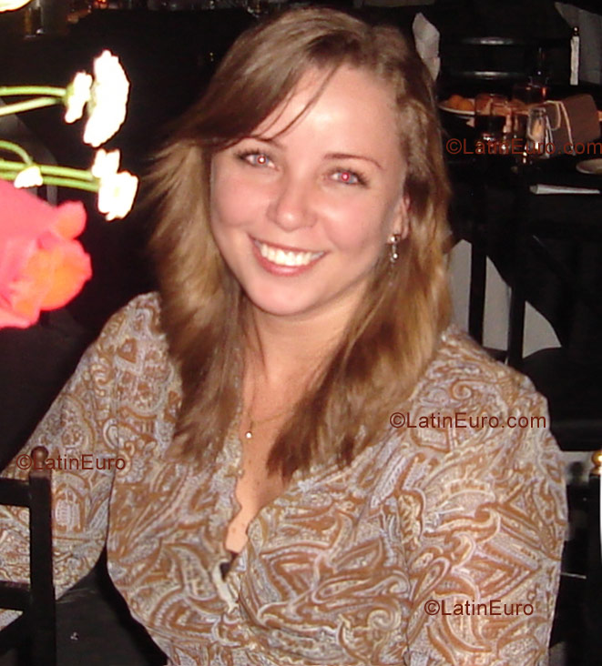 Date this nice looking Brazil girl Adriana from Sao Paulo B983