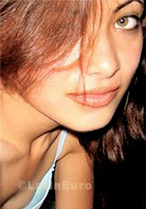 Date this sensual Peru girl Miriam from Lima N-1000