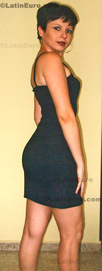 Date this stunning Any Country girl Amalia from Yoro N-1101