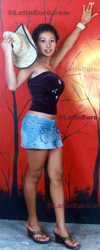Date this stunning Any Country girl Karla from Comayagua N-1204