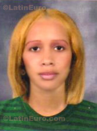 Date this happy Any Country girl Leyris from Santo Domingo N-1299