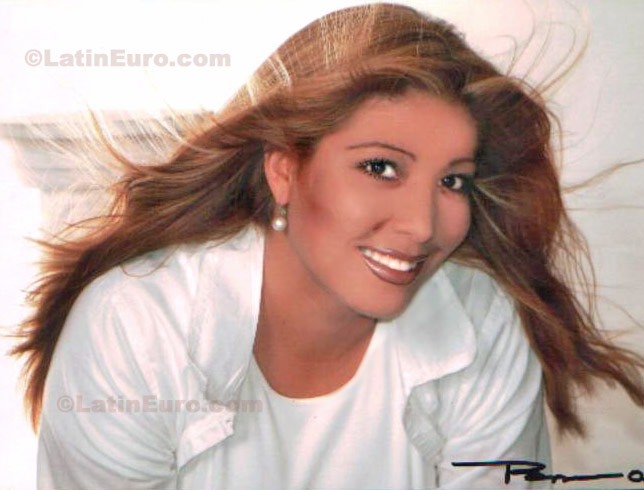 Date this happy Mexico girl Neftali- from Tijuana N-1320