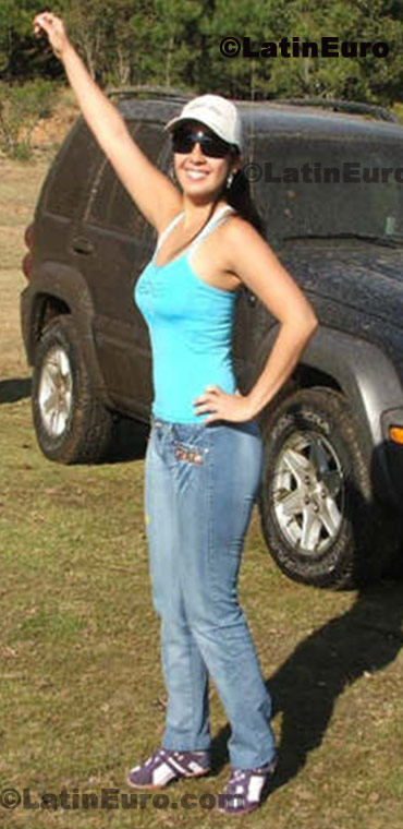 Date this tall Mexico girl IN-1357 from Mexico City N-1357