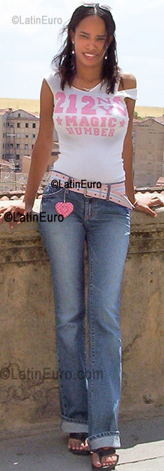 Date this passionate Dominican Republic girl Gloria from Barahona N-1458