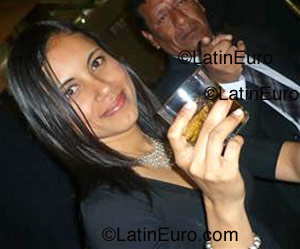 Date this good-looking Peru girl Vanessa from Chiclayo N-208