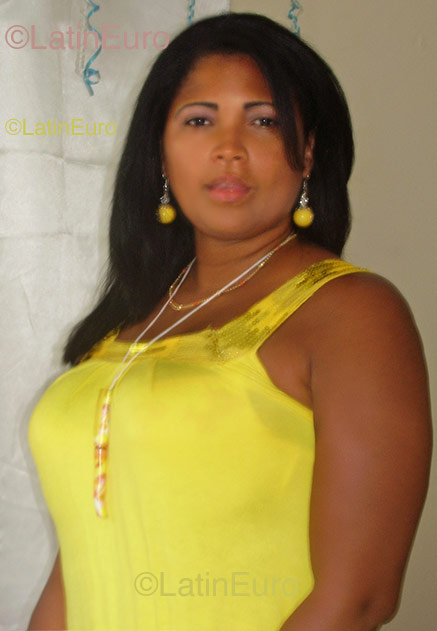 Date this young Dominican Republic girl Jhureily from Barahona N-242