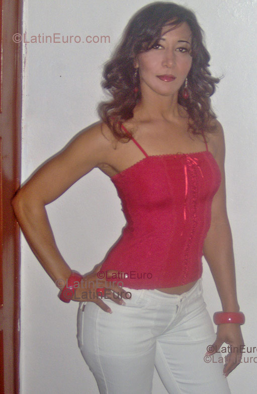 Date this pretty Peru girl Diomari from  N-312