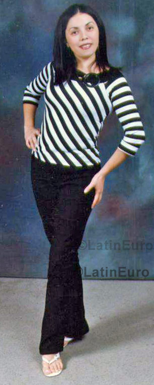 Date this attractive Honduras girl Nora from  N-567