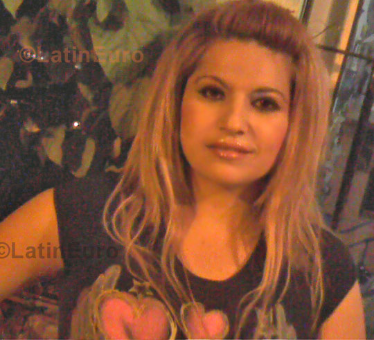 Date this attractive Any Country girl Maria from  N-590