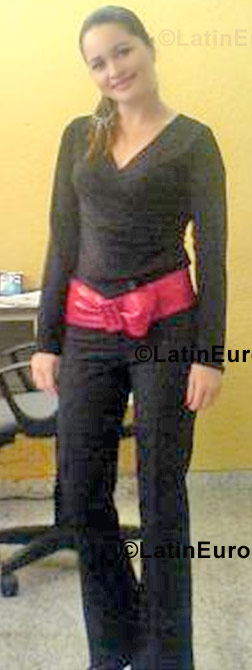 Date this happy Honduras girl Brenda from San Pedro Sula N-663