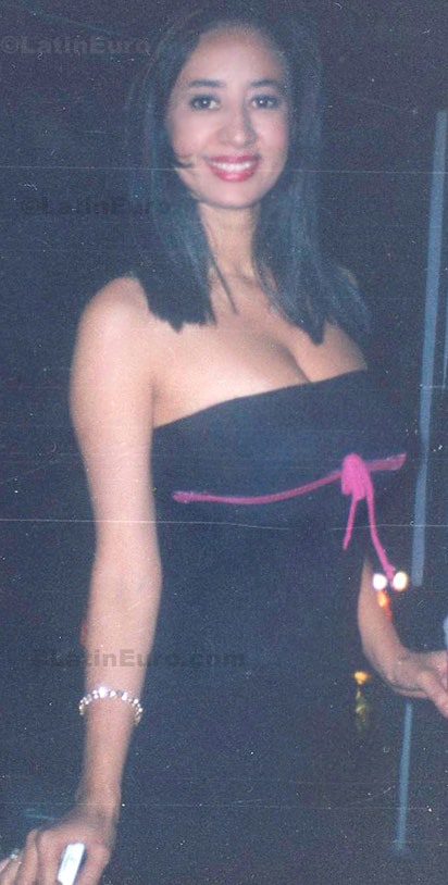 Date this tall Honduras girl Carmen from Comayaguela N-758