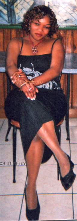 Date this good-looking France girl Sylvie from  N1015