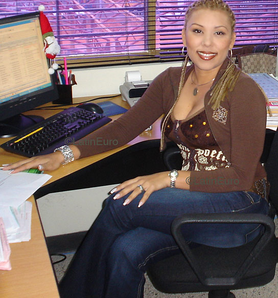 Date this cute Venezuela girl Belkis from  N1185