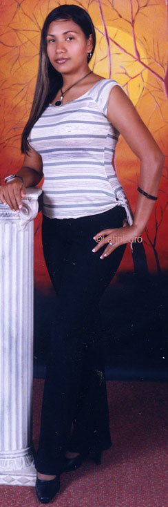 Date this hot Honduras girl Claudia from La Ceiba N2548