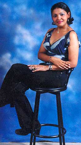 Date this georgeous Any Country girl Selenia from  N2761