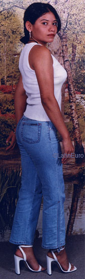 Date this pretty Honduras girl Luz from  N3095