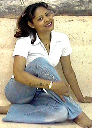 Date this tall Any Country girl Anny from  N3282