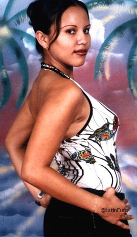 Date this stunning Honduras girl Ehidy from Morazan N3299