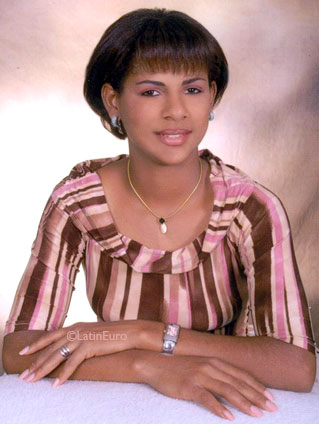 Date this gorgeous Any Country girl Yesenia from  N3350