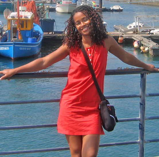 Date this good-looking France girl Nadeche from  N695