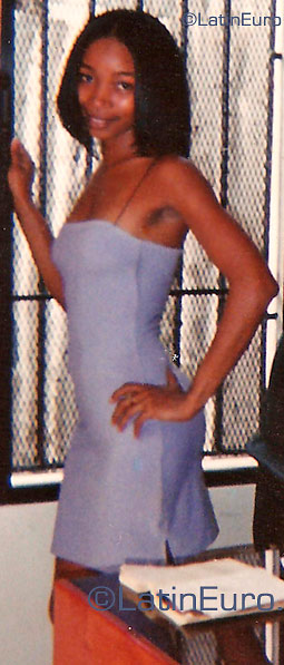 Date this foxy Any Country girl Yohani from  N862