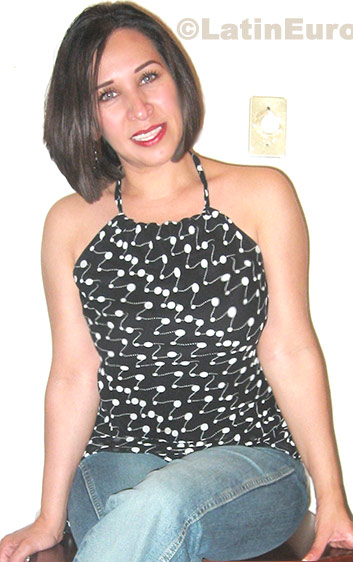 Date this sensual Any Country girl Claudia from Matamoros N-1123