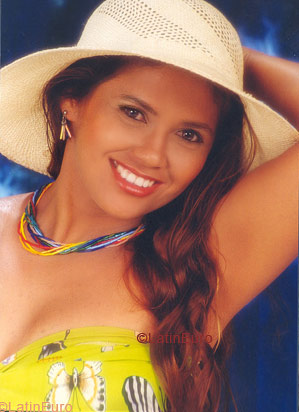 Date this voluptuous Brazil girl Luliane from  B6719