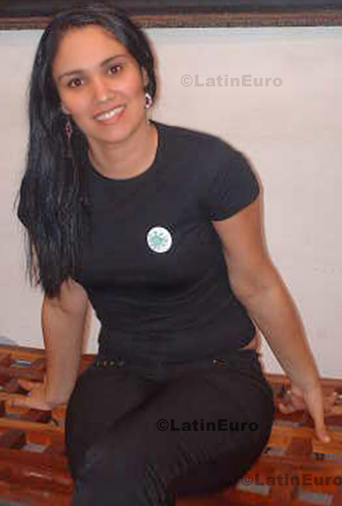Date this good-looking Brazil girl Andreia- from Sao Paulo B709