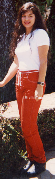 Date this cute Brazil girl Regina from BELO HORIZONTE B7318