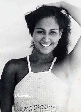 Date this foxy Brazil girl Taine from RIO DE JANEIRO B8426